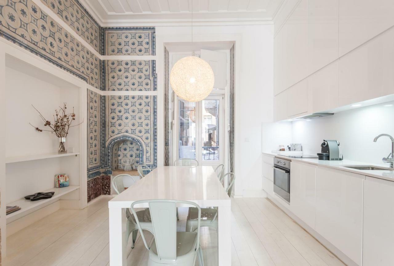 Baixa Tile Blue Two-Bedroom Apartment - By Lu Holidays ลิสบอน ภายนอก รูปภาพ