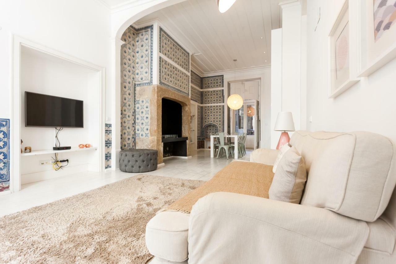 Baixa Tile Blue Two-Bedroom Apartment - By Lu Holidays ลิสบอน ภายนอก รูปภาพ