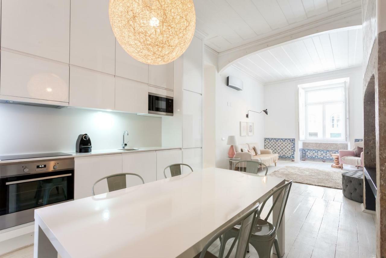 Baixa Tile Blue Two-Bedroom Apartment - By Lu Holidays ลิสบอน ภายนอก รูปภาพ