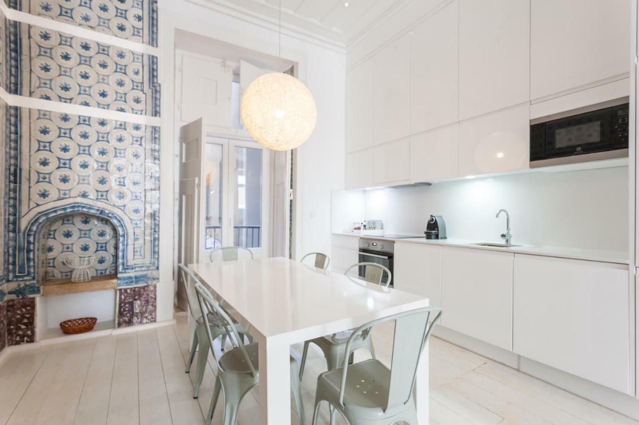Baixa Tile Blue Two-Bedroom Apartment - By Lu Holidays ลิสบอน ภายนอก รูปภาพ